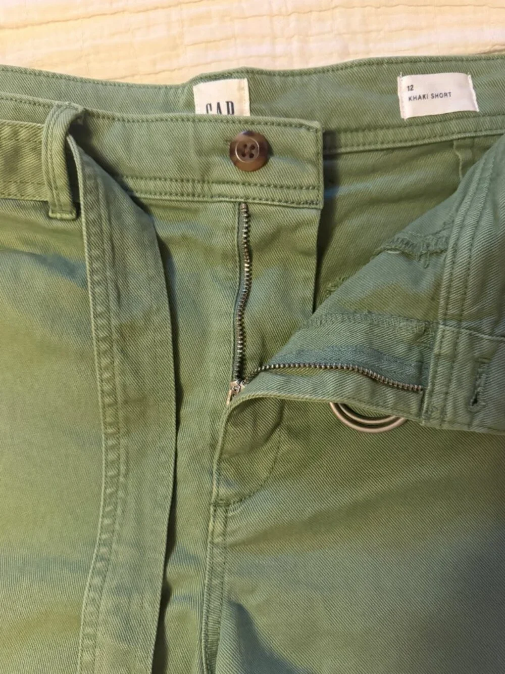 Gap Green Khaki Belted Shorts | Women's Size 12 | NWT